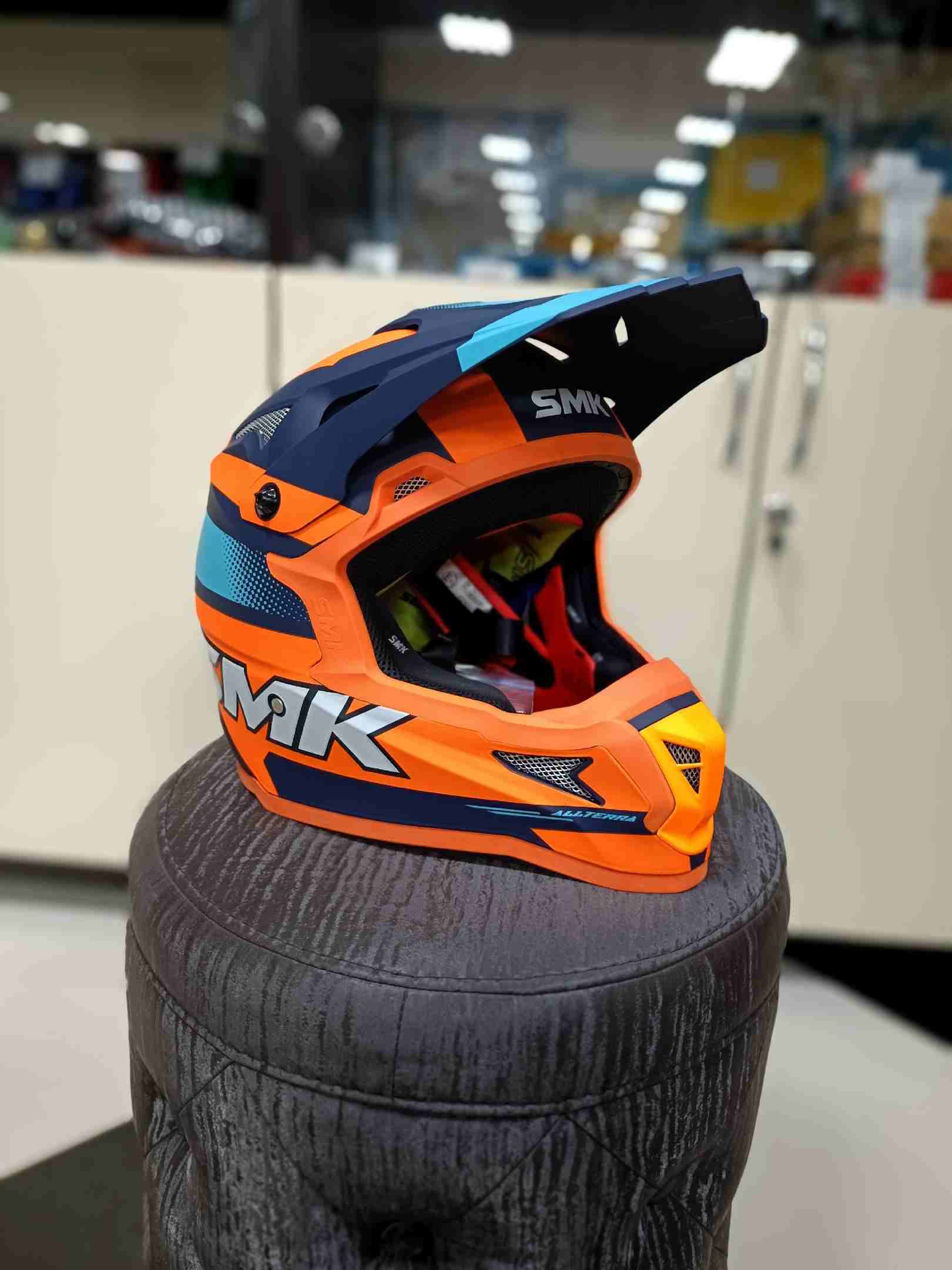 Шлем мото SMK ALLTERRA X-THROTTLE, цвет оранжевый/синий (L) 